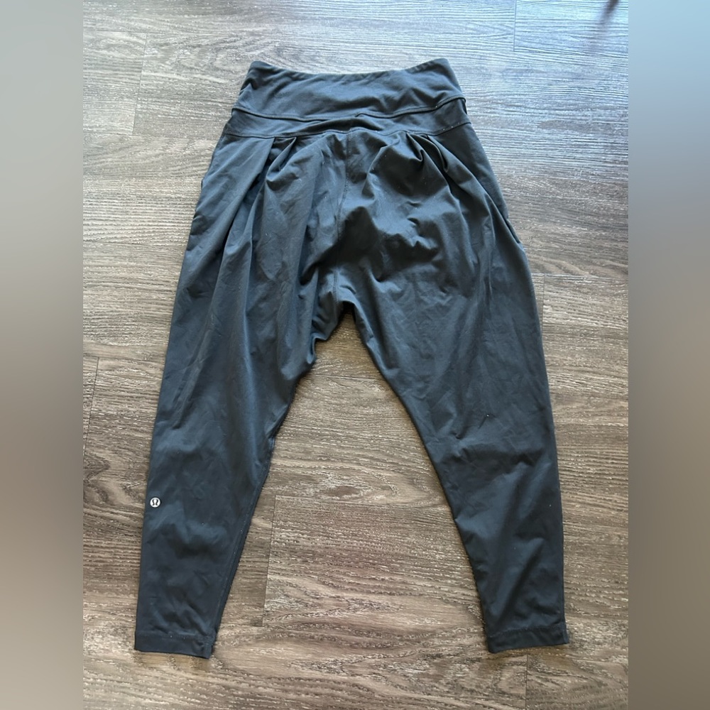 Women’s Lululemon pants size 4